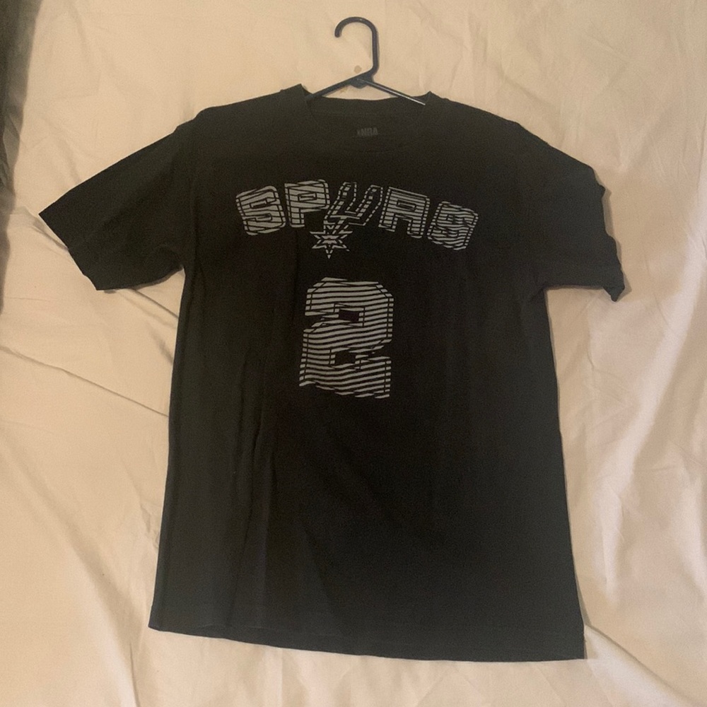 Vintage black spurs kawhi leonard t.